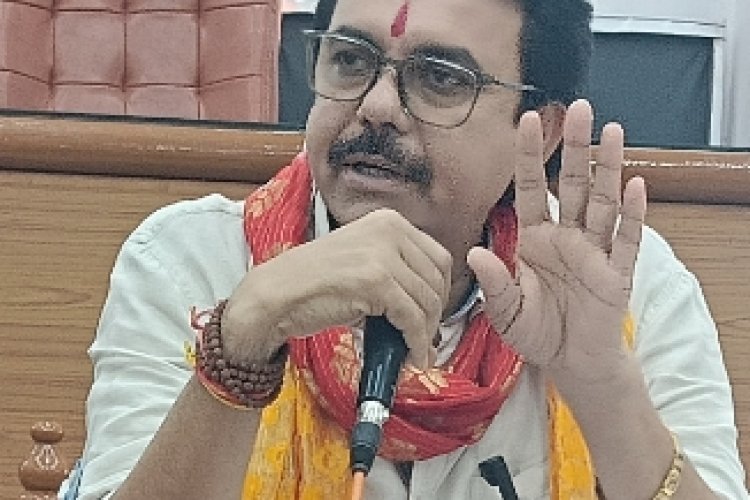 डोसीगांव पीएम आवास मामला: 6 नोटिस के बाद नगर निगम की बड़ी कार्रवाई, महापौर बोले - राज्य शासन के निर्देश पर हुई कार्रवाई
