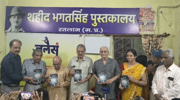 साहित्य सरोकार : संघर्षों के बीच सृजन ही मनुष्यता की पहचान