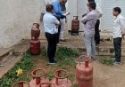 रतलाम में बड़ी कार्रवाई: पलाश की अंजना इण्डेन गैस एजेंसी पर प्रशासन का छापा