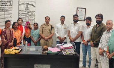 सामाजिक सरोकार : पुलिसकर्मियों व वृद्धाश्रम के बुजुर्गों को बांधे रक्षासूत्र