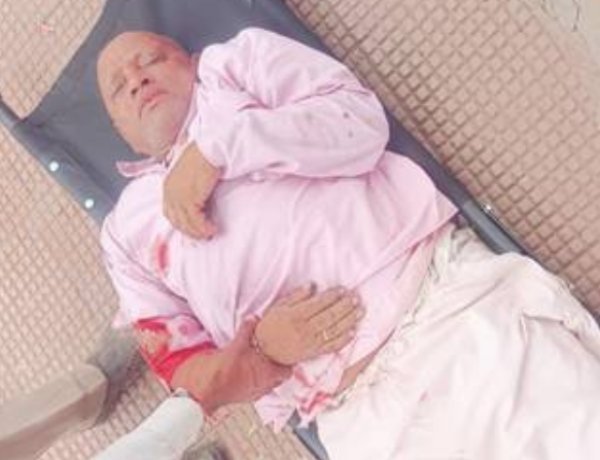 चलती ट्रेन से उतरने के प्रयास में बुजुर्ग यात्री हादसे का शिकार