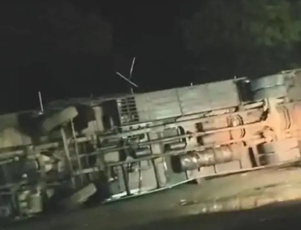 सड़क हादसा : रतलाम के पास आधी रात को मच गई चीख पुकार