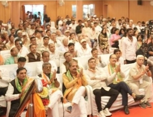 सामाजिक सरोकार : रतलाम सिंधी समाज ने सीएम डॉ. मोहन यादव को ज्ञापन सौंप उठाई भूमि आवंटन की मांग