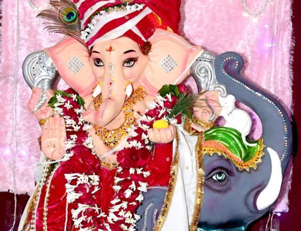 धूमधाम से मन रहा गणेश उत्सव, बप्पा के दरबार में महाआरती में उमड़े भक्तजन