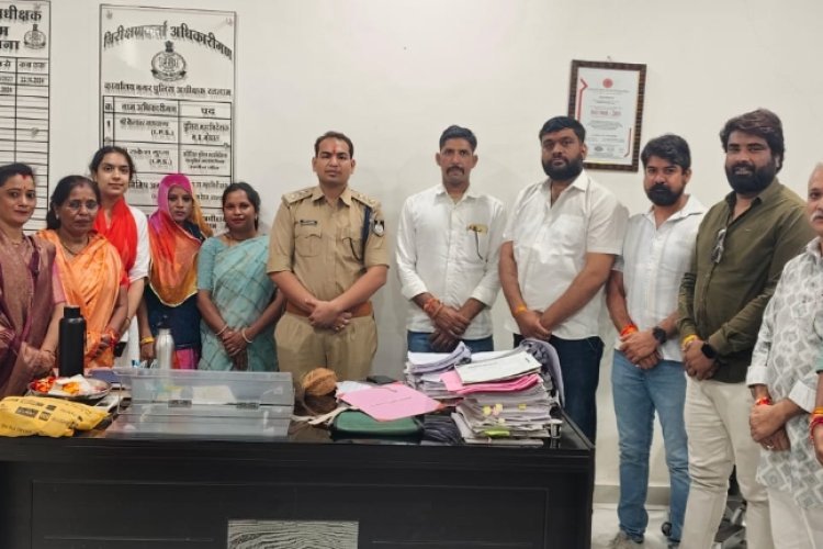सामाजिक सरोकार : पुलिसकर्मियों व वृद्धाश्रम के बुजुर्गों को बांधे रक्षासूत्र
