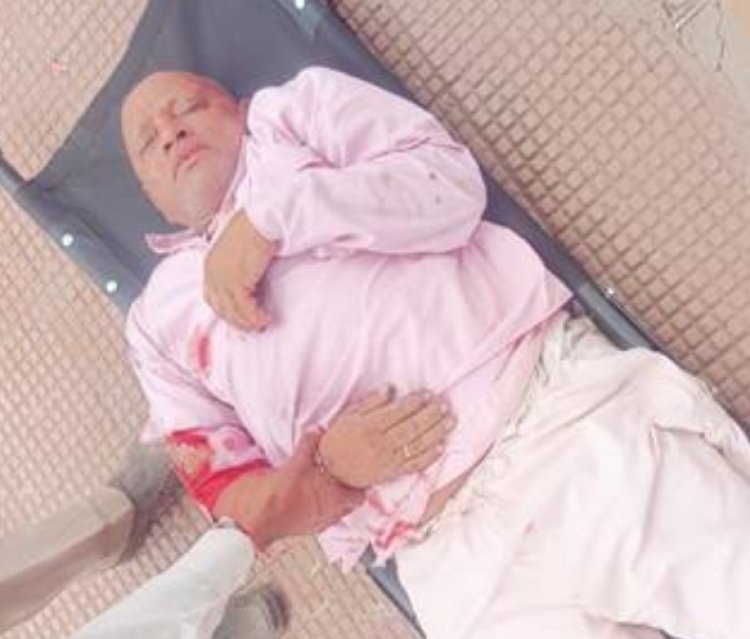 चलती ट्रेन से उतरने के प्रयास में बुजुर्ग यात्री हादसे का शिकार