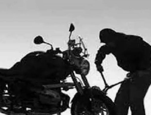 हौसलों पर पुलिस का प्रहार : 80 हजार की 2 मोटरसाइकिलें बरामद, टाटानगर का शातिर महेंद्र जैन गिरफ्तार