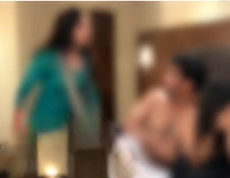 दो बच्चों को छोड़ होटल के कमरे में दूसरी महिला संग पकड़ाया पति