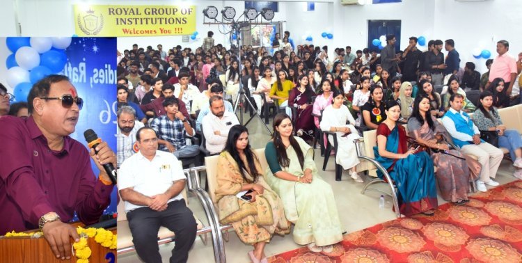 शिक्षा सरोकार : रॉयल कॉलेज में नवप्रवेशित फार्मेसी विद्यार्थियों का फूलों और गीतों से हुआ भव्य स्वागत