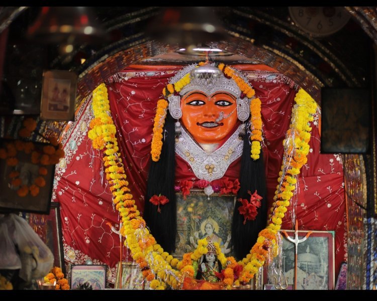 धर्म संस्कृति : आगर-मालवा की आस्था का केंद्र है, माँ तुलजा भवानी मंदिर 'गुफा बर्डा', दिन में तीन रूप बदलने वाली माँ तुलजा भवानी