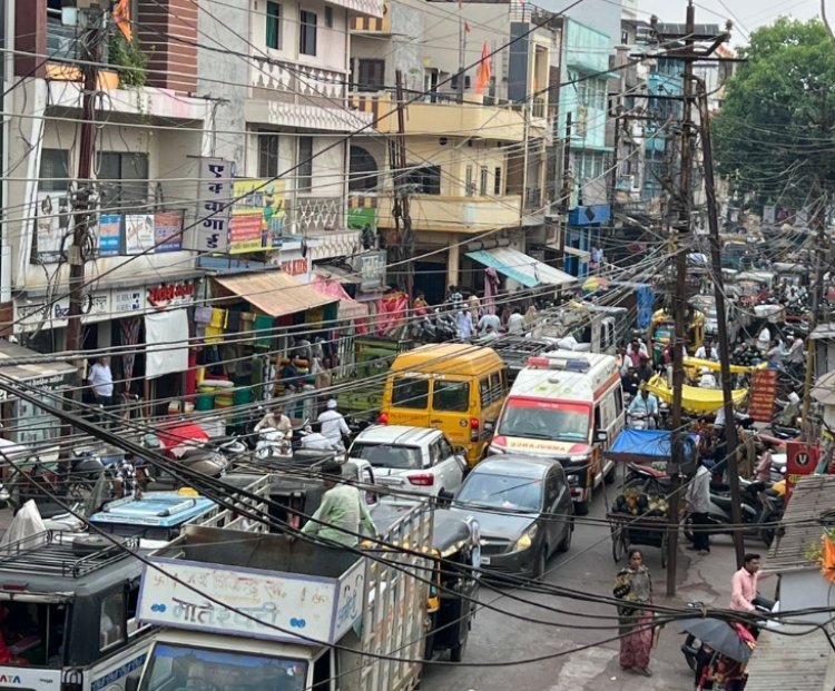 सड़कों से नदारद रतलाम यातायात पुलिस : सड़कों और चौराहे पर जाम, रोज रेंगती जिंदगी