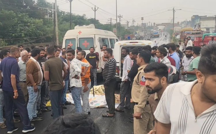 हृदय विदारक हादसा : सड़क पर बिखर गईं किताबें, थम गईं सांसें